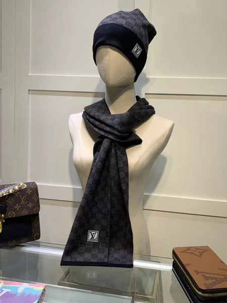 Women Hat + Scarf Two-Piece W132